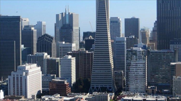 <p>California Eyalet Anayasası'nın 3. maddesinin 1. bölümünde eyaletin "ABD'nin ayrılmaz bir parçası" olduğu hükmü yer alıyor.</p>