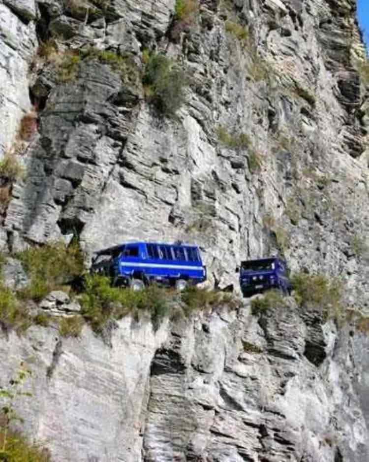 <p>Kanyonda yolculuk etmek oldukçe stresli.</p>
