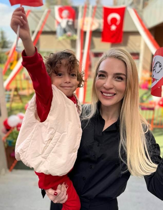 <p><span style="color:#FF0000"><strong>MAHKEME TAKİPSİZLİK KARARI &Ccedil;IKTI</strong></span></p>

<p><span style="color:#000000"><strong>Dava, ge&ccedil;tiğimiz haftalarda İstanbul Asliye Ceza Mahkemesi'nde g&ouml;r&uuml;ld&uuml;.&nbsp;</strong></span></p>
