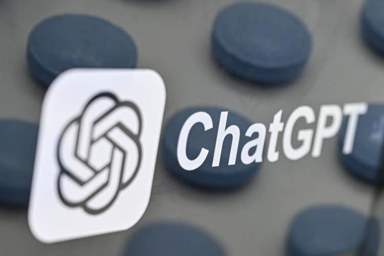 <p>ChatGPT, kendi ve DeepSeek'in kullanım koşullarının karşılaştırılması istendiğinde, "DeepSeek daha sıkı veri saklama, hükümet denetimi ve konu kısıtlamalarına sahipken OpenAI, daha fazla kullanıcı gizliliği ve veri kontrolü sağlıyor." ifadesini kullandı. </p>
<p> </p>
<p> </p>