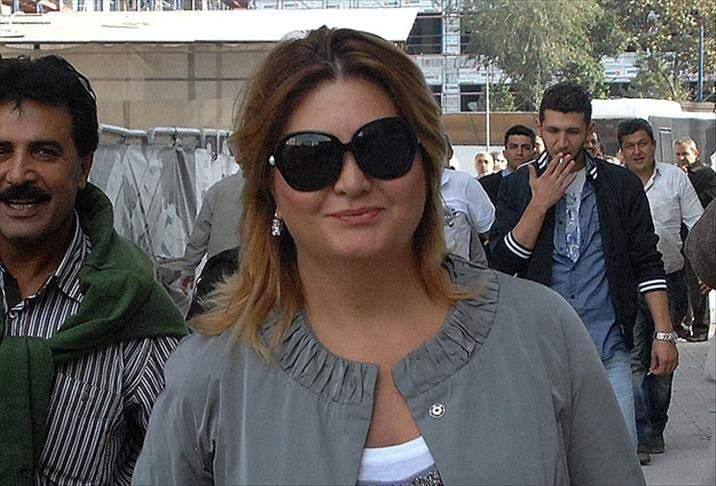 <p><span style="color:#B22222"><strong>SİBEL CAN</strong></span></p>
