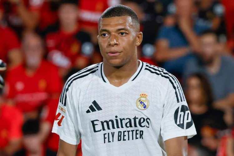 <p><span style="color:#B22222"><strong>8) MBAPPE</strong></span></p>