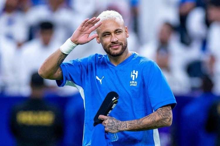 <p><span style="color:#B22222"><strong>6) NEYMAR</strong></span></p>