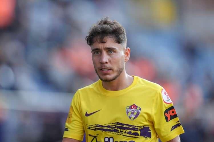 <p>Süper Lig ekipleri Sivasspor ve Bodrum FK, Emre Mor için  harekete geçti.<br />
<br />
(Star)</p>
