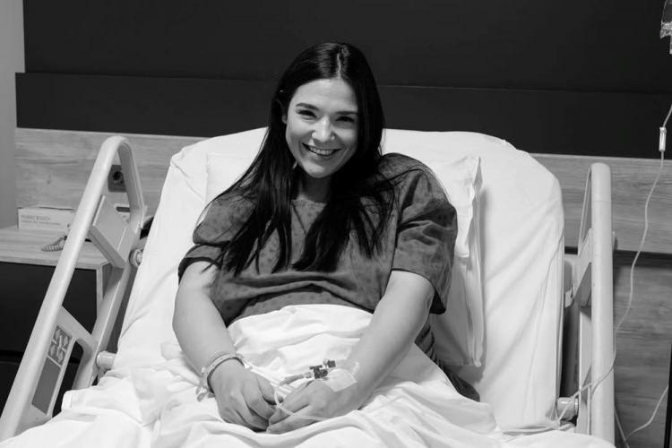 <p><strong>Bu Benim &Ouml;yk&uuml;m şarkısıyla b&uuml;y&uuml;k &ccedil;ıkış yakalayan &uuml;nl&uuml; şarkıcı Tuğ&ccedil;e Kandemir ilk kez anne olmanın heyecanını yaşıyor. Ge&ccedil;tiğimiz g&uuml;nlerde anne olan şarkıcı geleneklerine sahip &ccedil;ıktı ve bebeğinin 40'ını u&ccedil;urdu.</strong></p>
