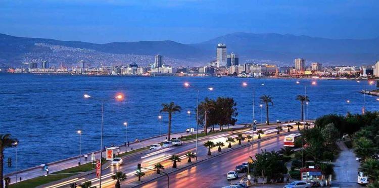 <p>İzmir Menemen nüfusu 227.000</p>
