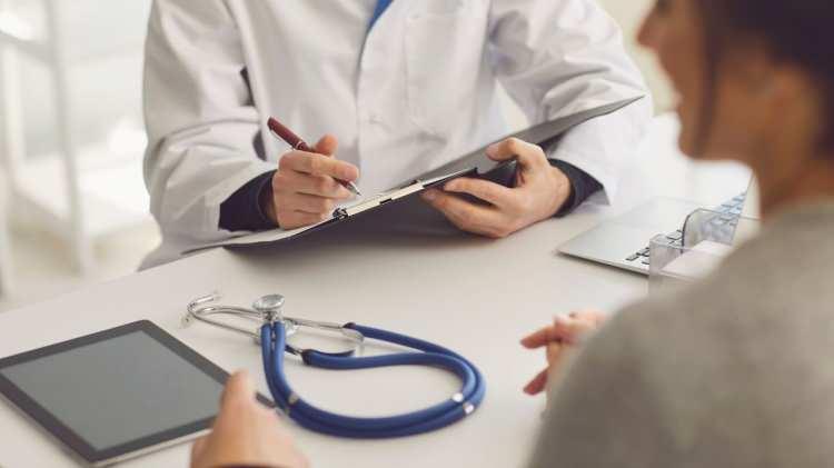 <p>AĞIR BELİRTİLER GÖRÜLDÜĞÜNDE HEMEN DOKTORA BAŞVURUN</p>