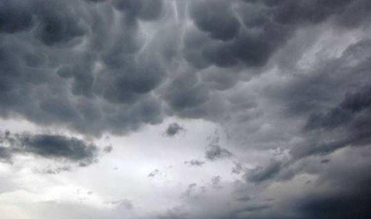 <p><span style="color:#B22222"><strong>İ&Ccedil; ANADOLU B&Ouml;LGESİ</strong></span></p>

<p>Par&ccedil;alı ve az bulutlu ge&ccedil;eceği, gece ve sabah saatlerinde buzlanma ve don olayıyla beraber pus, yer yer sis g&ouml;r&uuml;leceği tahmin ediliyor.</p>
