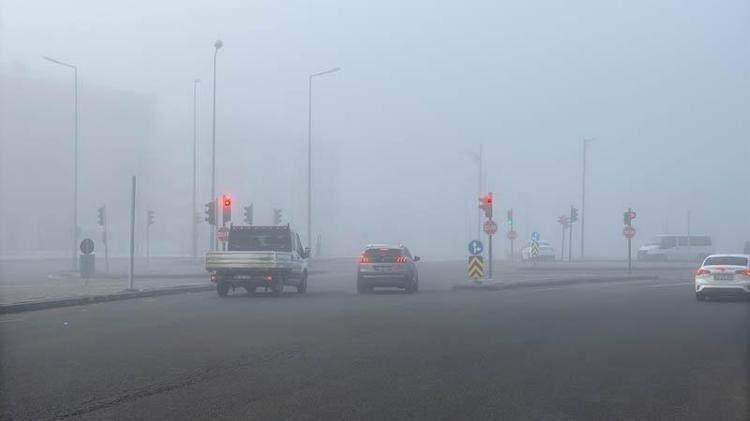 <p><span style="color:#B22222"><strong>G&Uuml;NEYDOĞU ANADOLU B&Ouml;LGESİ</strong></span></p>

<p>Par&ccedil;alı ve az bulutlu ge&ccedil;eceği tahmin ediliyor. B&ouml;lgenin kuzey ve doğu kesimlerinde pus ve yer yer sis bekleniyor.</p>

<p>DİYARBAKIR -3&deg;C, 13&deg;C</p>

<p>Par&ccedil;alı ve az bulutlu</p>

<p>GAZİANTEP 2&deg;C, 13&deg;C</p>

<p>Par&ccedil;alı ve az bulutlu</p>

<p>SİİRT 0&deg;C, 12&deg;C</p>

<p>Par&ccedil;alı ve az bulutlu</p>

<p>ŞANLIURFA 5&deg;C, 16&deg;C</p>

<p>Par&ccedil;alı ve az bulutlu</p>
