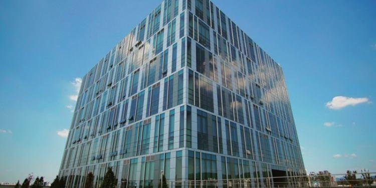 <p><span style="color:#B22222"><strong>Holding:</strong></span></p>
<p> Alarko Holding, Anadolu Grubu, Borusan, Doğan Holding, Doğuş Holding, Eczacıbaşı, Koç Holding, Sabancı Holding, Yıldız Holding, Zorlu Holding</p>