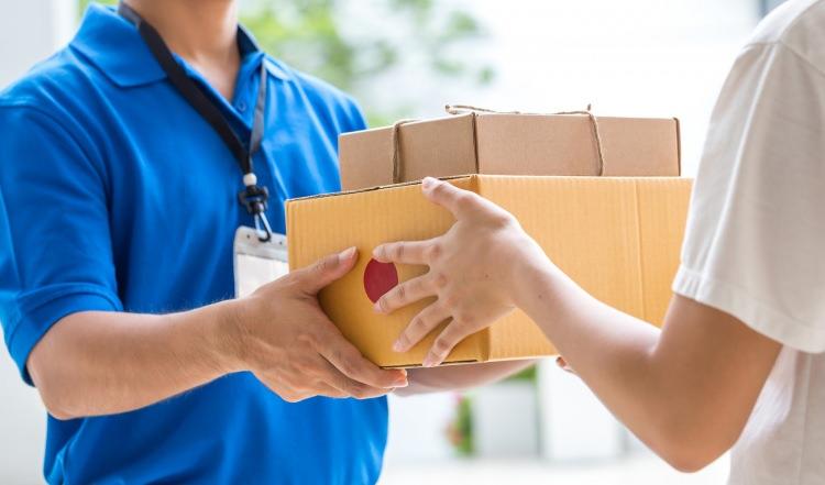 <p><span style="color:#B22222"><strong>Kargo: </strong></span></p>
<p>Aras Kargo, DHL, HepsiJet, MNG, Ptt Kargo, Sürat Kargo, Trendyol Express, UPS, Yurtiçi Kargo</p>