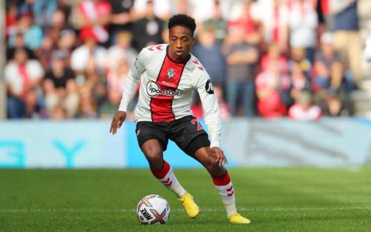 <p>Ara transfer döneminde takviyeler yaparak kadrosunu güçlendirmek isteyen Galatasaray, Southampton forması giyen Kyle Walker-Peters'i gündemine aldı.<br />
<br />
Sarı-Kırmızılılar, 27 yaşındaki oyuncu için Ada ekibiyle görüşmelere başladı.<br />
<br />
Cim-Bom, 20 milyon euro güncel piyasa değerine sahip olan İngiliz futbolcu için 6 milyon euro önerdi.<br />
<br />
(Akşam)</p>
