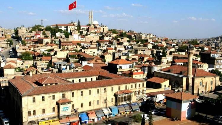 <p>Gaziantep'in Şehitkamil ilçesinin nüfusu, 2023 TÜİK verilerine göre 867.193 kişidir.</p>
<p>Şehitkamil, Gaziantep'in en büyük ve en hızlı büyüyen ilçelerinden biri olup, yoğun göç ve sanayi faaliyetleri nedeniyle nüfusu hızla artmaktadır.</p>