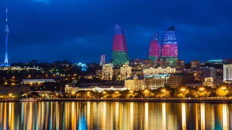 <p>Vatandaşlarımız turistik amaçlı seyahatlerinde, doğrudan ülkemizden Azerbaycan'a seyahat etmek koşuluyla, kimlik kartlarıyla da giriş yapabilmektedirler.</p>
