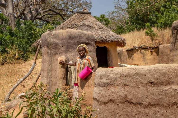 <p><span data-darkreader-inline-color="" style="--darkreader-inline-color:#df5858; color:rgb(178, 34, 34)"><strong>TOGO</strong></span></p>

<p>Togo i&ccedil;in kara sınır kapılarında ve Lom&eacute; Havaalanı'nda vize alınabiliyor.</p>
