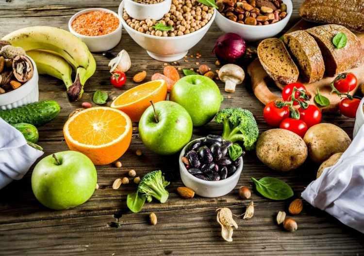 <p><strong>Her bireyin metabolizmasının farklı işlediğini hatırlatan Diyetisyen Soydemir <span style="color:#B22222"><em>“Bu bilgiler genel bir öneri niteliğindedir. Herkeste aynı etkiyi oluşturacağını söyleyemeyiz. Dolayısıyla, bireysel ihtiyaçlarınızı anlamak ve buna uygun bir beslenme planı oluşturmak için bir diyetisyenden destek almalısınız” </em></span>dedi.</strong></p>
