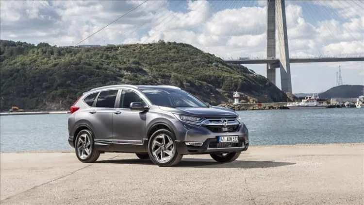 <p>1 - Honda CR-V</p>
<p> </p>
<p>2025'in en iyi SUV araçları listesinde tam puan Honda CR-V var.</p>
<p> </p>
<p>10/10</p>