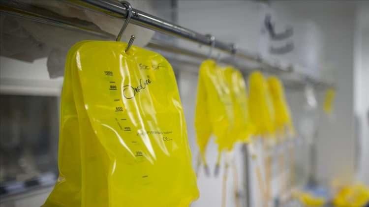 <p>Alerjik reaksiyonla ölüme kadar götüren "sarı serum"dan vatandaşların uzak durmasını tavsiye eden Çakır, "Vatandaşın sağlık kuruluşunda 'bunu (sarı serumu) bana yapın' şeklindeki baskısına yönelik olarak uygulandığında sonuç kamuoyuna yansıdığı gibi ölümlerle, genç insanların ölümüyle sonuçlanıyor. Bu hepimizi derinden yaralıyor çünkü gerçek tedavi amacı olmayan bir ilaçla insanların ölüme sürüklenmesi çok çok acı ve bu talebin hekimlerden halka değil, halktan hekimlere baskı şeklinde gelmesi de ayrıca büyük sorun." diye konuştu.</p>