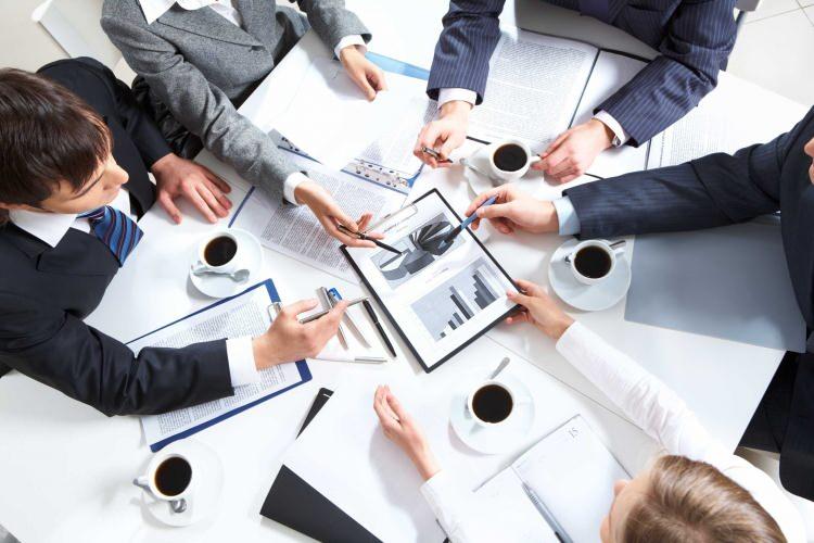 <p>Bir yandan da annelerin daha &ccedil;ok iş hayatında kalmalarına imkan sağlayacak, izin, uzaktan &ccedil;alışma, esnek &ccedil;alışma, yarı zamanlı &ccedil;alışma gibi modeller devreye alınabilecek. Dezavantajlı kesimler olarak nitelenen kadınlar, gen&ccedil;ler engelliler yaşlılara da yeni imkanlar getirilmiş olacak.</p>

<p>&nbsp;</p>
