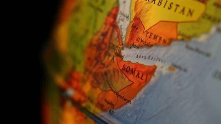 <p>The Telegraph, Somali'nin Puntland bölgesinin Enformasyon Bakan Yardımcısı Yacob Mohamed Abdalla'nın, yalnızca gönüllü olarak gelmek isteyen Filistinlileri kabul edebileceklerini söylediğini aktardı. Puntland'ın eski sözcüsü Abdulahi Mohamed Jaha ise Gazze'den gelecek Filistinlilerin bölgenin güvenliği ve ekonomik kalkınmasına katkıda bulunacağını belirtti.</p>
