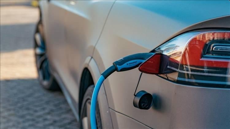 <p>Öte yandan 209 bin adetlik satışla Tesla Model Y geçen yıl Avrupa’da en çok satan elektrikli model olurken, ikinci sırada ise Tesla’nın Model 3 isimli otomobili 112 bin adetlik satışla yer aldı. <strong></strong></p>