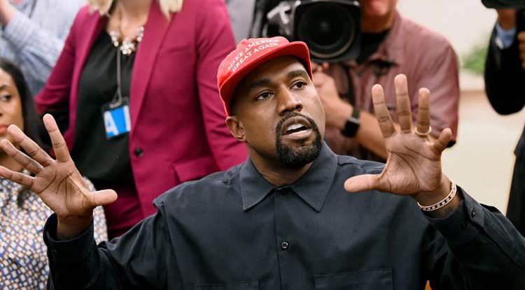 <p><span style="color:#B22222"><em><strong>2016 yılından beri bipolar bozukluk hastalığıyla mücadele eden dünyaca ünlü sanatçı Kanye West, eşi Bianca Censori'nin teşvikleri sonucu gittiği doktor kontrolünde kendisine otizm teşhisi konulduğunu açıkladı.</strong></em></span></p>
