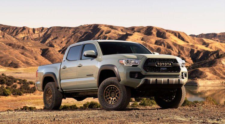 <p>Şirket tarafından yapılan açıklamada, belirli Toyota Tacoma 4×4 modellerinde arka fren hortumlarının hasar görme riski bulunduğu belirtildi.</p>
<p> </p>
<p>Söz konusu araçların arka tekerleklerinde çamur ve kir birikmesi durumunda fren hortumlarının zarar görebileceği ifade edildi.ildi.</p>
<p> </p>