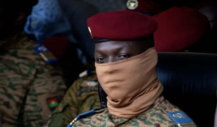 <p><strong><span style="color:#B22222">IBRAHIM TRAORE </span> |  5 ÇOCUK </strong> |  1 erkek 4 kız</p>

<p> </p>

<p><strong>Burkina Faso Başkanı</strong></p>
