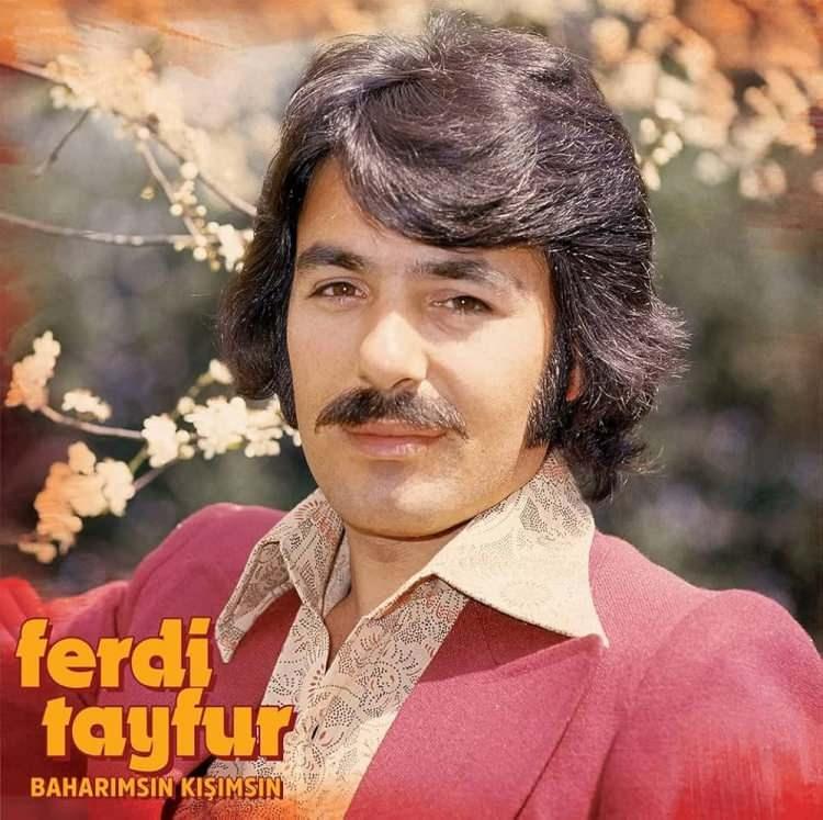 <p><strong>Müziklerini severek dinlediğimiz usta sanatçının eski bir traktör şoförü olması, duyanları şaşkına çevirdi.</strong></p>