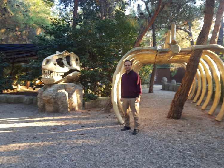 <p>Alanı g&ouml;r&uuml;nt&uuml;leyip CİMER'e şikayet etti.</p>

<p>&nbsp;</p>
