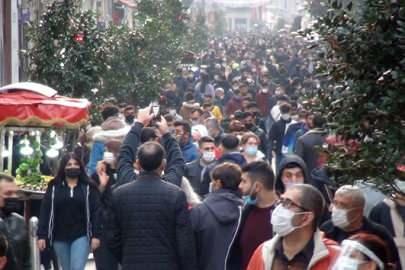 <p>5. Türkiye’nin en kalabalık nüfusa sahip olan bölgesi MARMARA, en az olanı ise DOĞU ANADOLU BÖLGESİ’dir.</p>