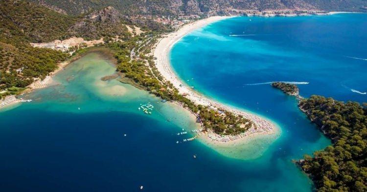 <p>17. Türkiye’nin en uzun denize kıyısı bölgesi EGE Bölgesi’dir.</p>
<p> </p>