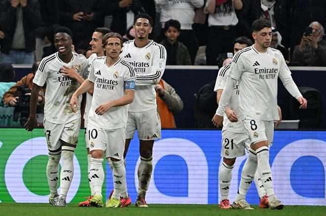 <p>1- Real Madrid | 1,05 milyar euro</p>
