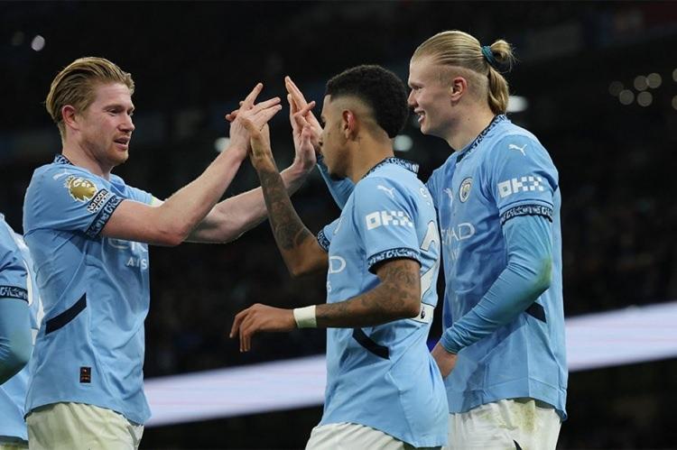 <p>Beş yıl sonra "En zengin kulüp" unvanını 2022-2023 sezonunda İngiliz futbol takımı Manchester City'den devralan kulübün, İngiliz takımıyla arasındaki gelir farkını bir sezonda 5 milyar eurodan 207,9 milyar euroya yükseltmesi de dikkat çekti.</p>
