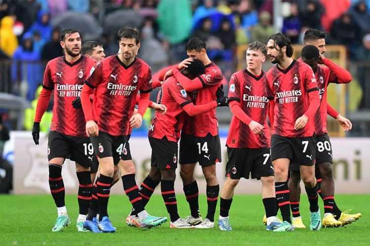 <p>13- Milan | 398 milyon euro</p>
