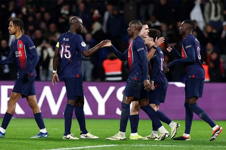 <p>3- Paris Saint-Germain | 806 milyon euro</p>
