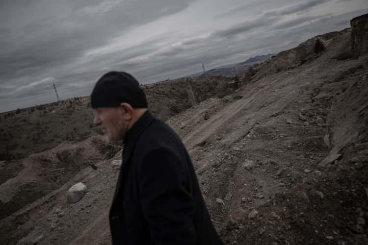 <p>Bölgede ikamet eden Davut Aydoğdu da "<strong>Yetkililerden sadece çalışmayı sıkılaştırmasını istiyoruz.</strong>" ifadesini kullandı.</p>