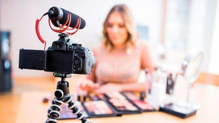 <p>Ticaret Bakanlığı, Hazine ve Maliye Bakanlığı ile Reklam Özdenetim Kurulu iş birliğiyle hazırlanan Sorumlu Sosyal Medya Etkileyicileri Eğitim Programı'nın üçüncüsü düzenlendi.</p>
