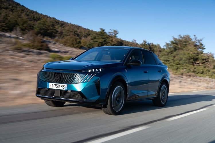<p><strong><span style="color:#B22222">29) PEUGEOT 3008 </span> |  674</strong></p>
