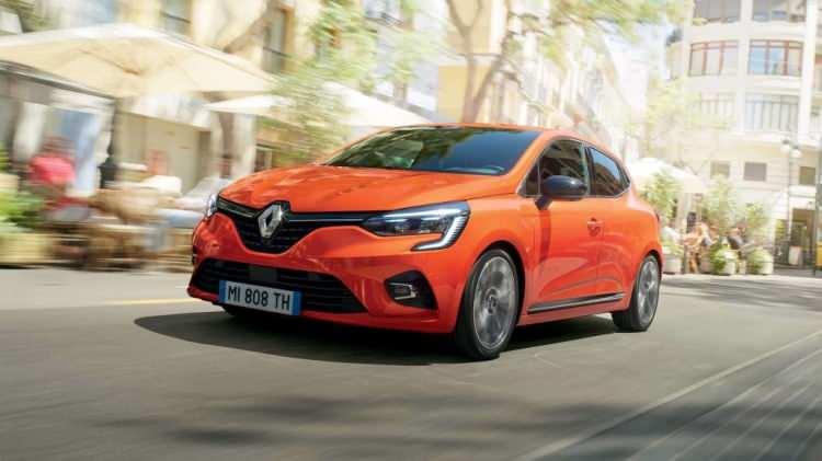 <p><strong><span style="color:#B22222">1)  RENAULT CLİO HB </span> |  2.942</strong></p>
