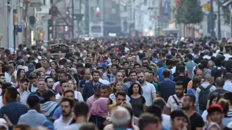 <p>Van 1.118.087<br />
<br />
<br />
Sakarya 1.110.735<br />
<br />
Muğla 1.081.867<br />
<br />
Denizli 1.061.371<br />
<br />
Eskişehir 921.630</p>
