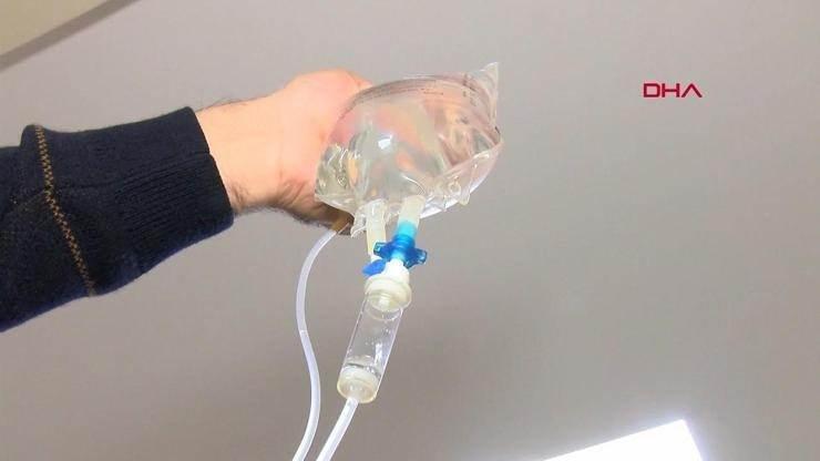 <p>Öte yandan kimliği belirsiz ekipler tarafından Anne-kız serumu, sınav serumu, atom ve daha birçok uyduruk isimle servis edilen ölümcül uygulama sosyal medyada ifşa oldu.</p>
<p> </p>