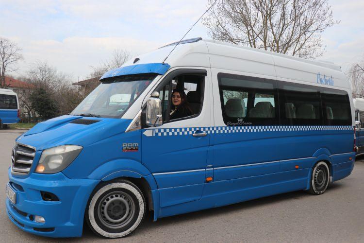 <p>Sakarya'da yaşayan 22 yaşındaki Hilal Serap Alemdar'ın araba sevdası mesleğine dönüştü. </p>