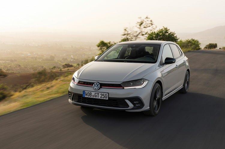 <p><strong><span style="color:#B22222">VOLKSWAGEN POLO 1.0</span> | 1,407,000 TL</strong></p>