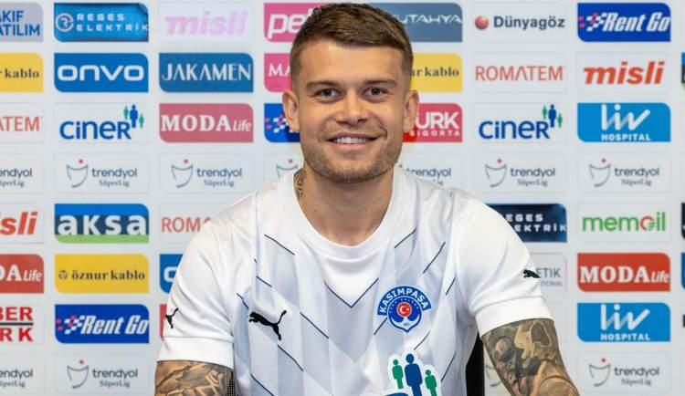 <p>* Kamil Piatkowski > Kasımpaşa<br />
<br />
Geldiği takım: Salzburg</p>
