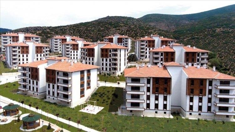 <p>TOKİ, Trabzon ili Çarşibası ilçesinde 166 adet konut inşaatı projesi kapsamında, 2+1 konut tipinde 10 adet konutu satışa sunuyor.</p>
<p> </p>