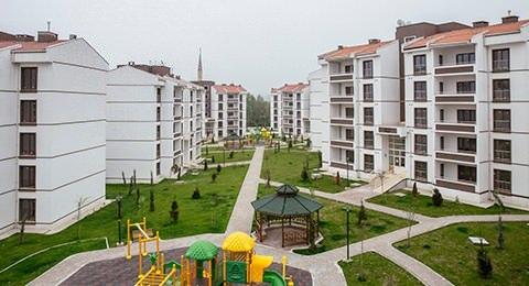 <p>Projede uygulanacak satış yöntemi "kuralı satış" olarak belirlenirken, satış işlemleri Toplu Konut İdaresi Başkanlığı tarafından yürütülecek.</p>
<p>Öte yandan irtibat adresi Bilkent Plaza, B1 Blok, 06800, Bilkent, Ankara olarak bildirildi. </p>
<p> </p>
<p> </p>