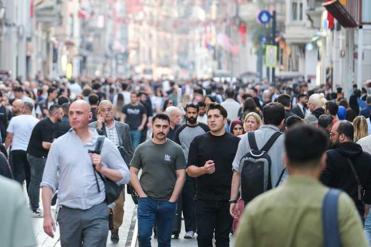 <p>İşte Türkiye'de en çok vatandaşı bulunan ülkeler ve popülasyonları...</p>
<p> </p>