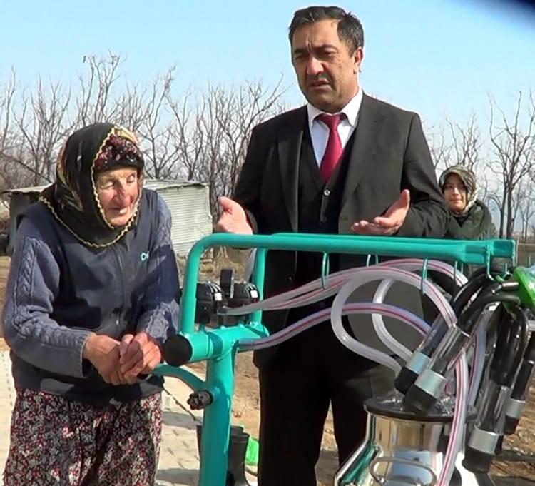 <p>Erzincan'a 10 kilometre uzaklıktaki Gümüştarla köyünde yaşayan 4 çocuk annesi Dilber Çataltepe, eşini kaybettikten sonra ailesini geçindirmek üzere hayvancılık yapmaya başladı. </p>