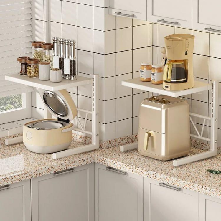 <p><span data-darkreader-inline-color="" style="--darkreader-inline-color:var(--darkreader-text-b22222, #df5858); color:rgb(178, 34, 34)"><strong>249 MİLYON 855 BİN 648 ZİYARET SAYISI ELEKTRİKLİ EV VE MUTFAK ALETLERİ SEKTÖRÜNÜN</strong></span></p>

<p> </p>

<p>Şikayetvar’ın 2024 verilerini açıkladığı çalışmada, kullanıcılar tarafından en çok ziyaret edilen sektörler de açıklandı. Elektrikli ev ve mutfak aletleri 249 milyon 855 bin 648 ziyaretçi sayısıyla ilk sırada yer aldı.</p>

<p> </p>

<p>Beyaz eşya kategorisinde ziyaret sayısı 224 milyon 483 bin 695’i bulurken onu 84 milyon 834 bin 628 ziyaretçi sayısıyla ses ve görüntü sistemleri izledi.</p>

<p> </p>

<p>Bilgisayar, e-ticaret, cep telefonu ve internet platformları takip etti.</p>
